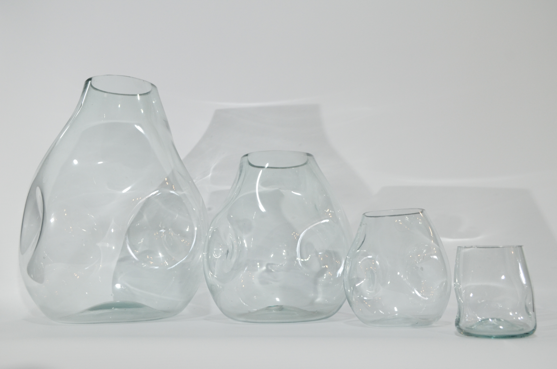 Florero de vidrio artesanal amorfo