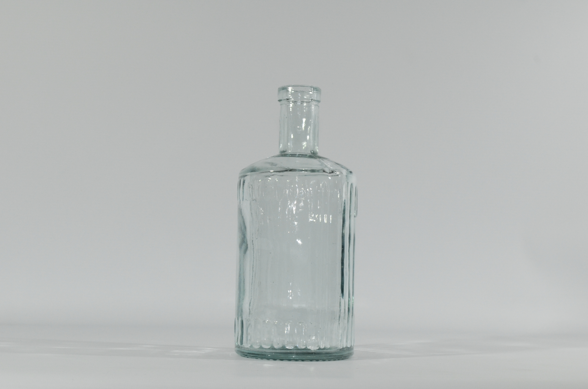 botella cuadrada gin modelo Calabria 750cc