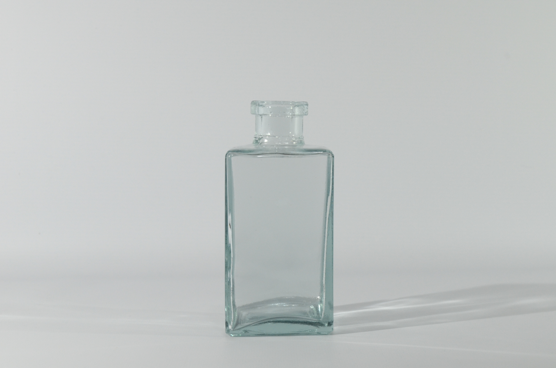 Botella de vidrio chica de 250 cc reciclado