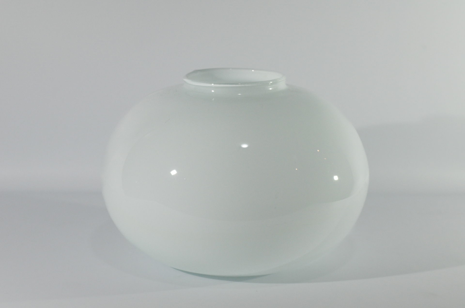 Tulipa de vidrio opal tipo globo dos bocas